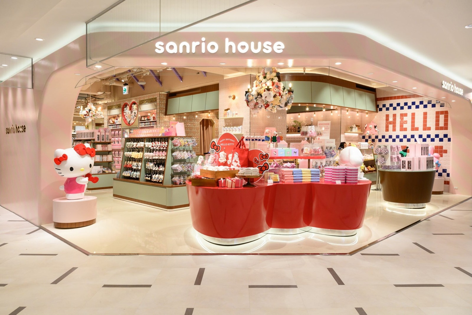 sanrio house 名古屋PARCO店の入口と売場