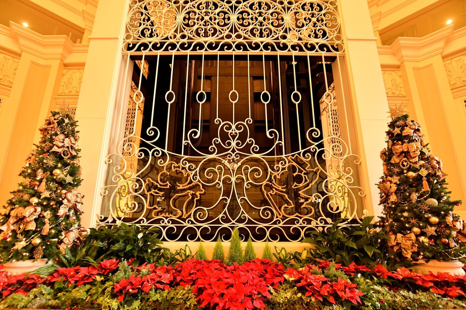 東京ディズニーランドホテルのクリスマス装飾