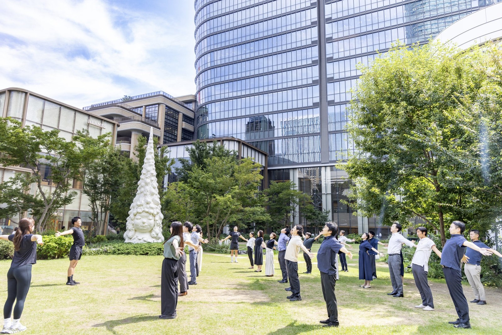 中央広場でのMOVE MORE 体操