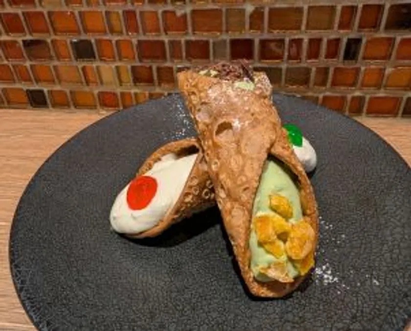 イタリア料理を食べに行こう カンノーリ2種