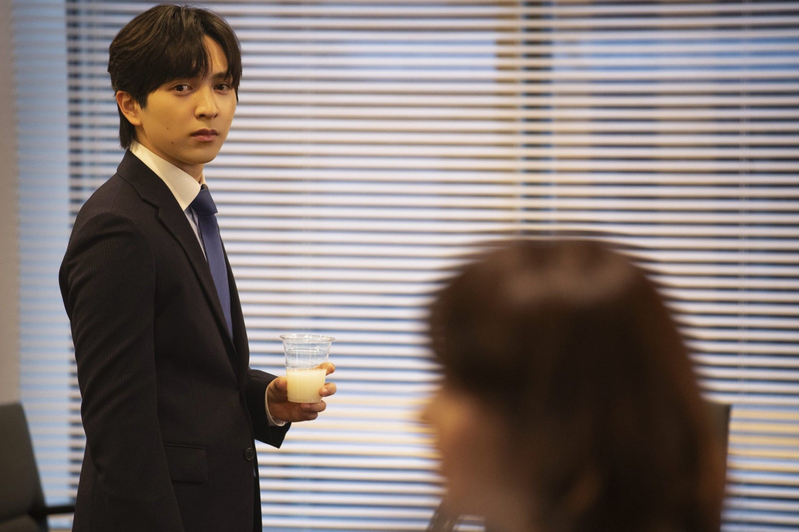 『溺愛　～ 実は、最強ヒーロー ～』第1話場面写真