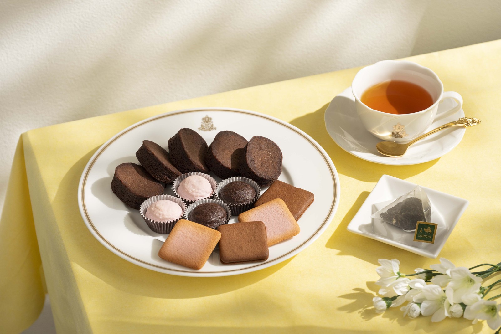 コロンバンの焼き菓子とルピシア紅茶