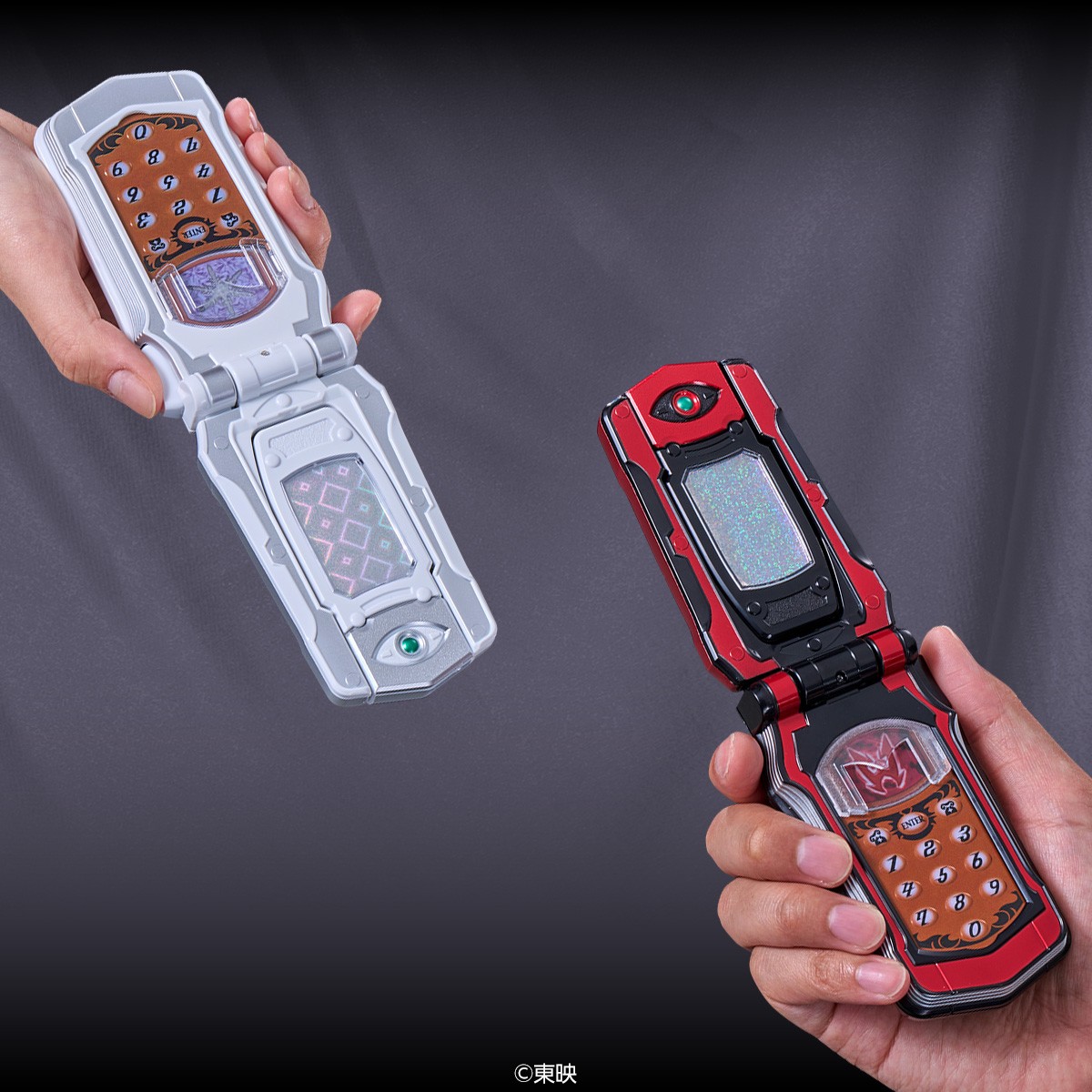 ファイヤーウーザフォンとシルバーマージフォンの使用イメージ
