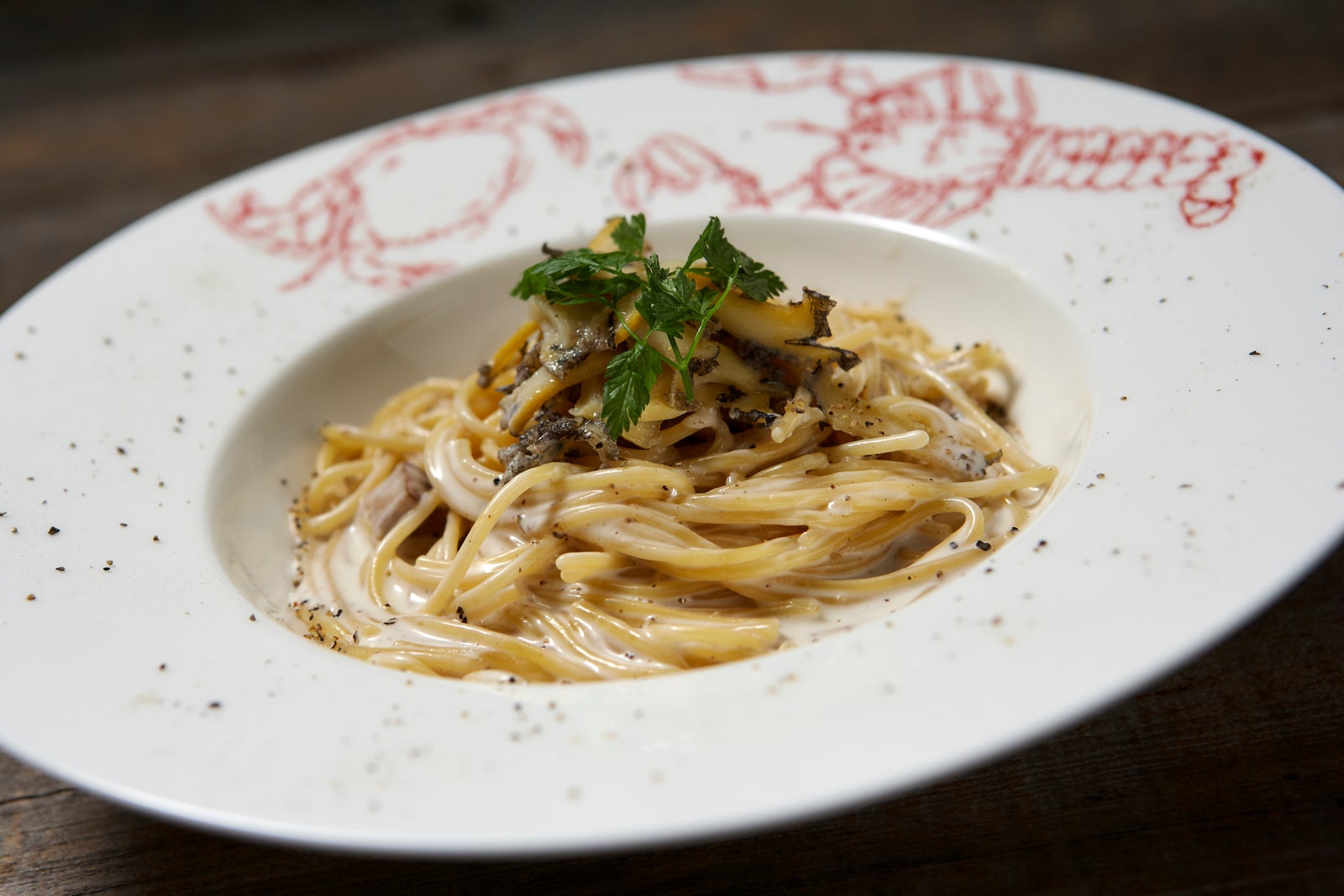アワビとポルチーニ茸の贅沢クリームパスタ