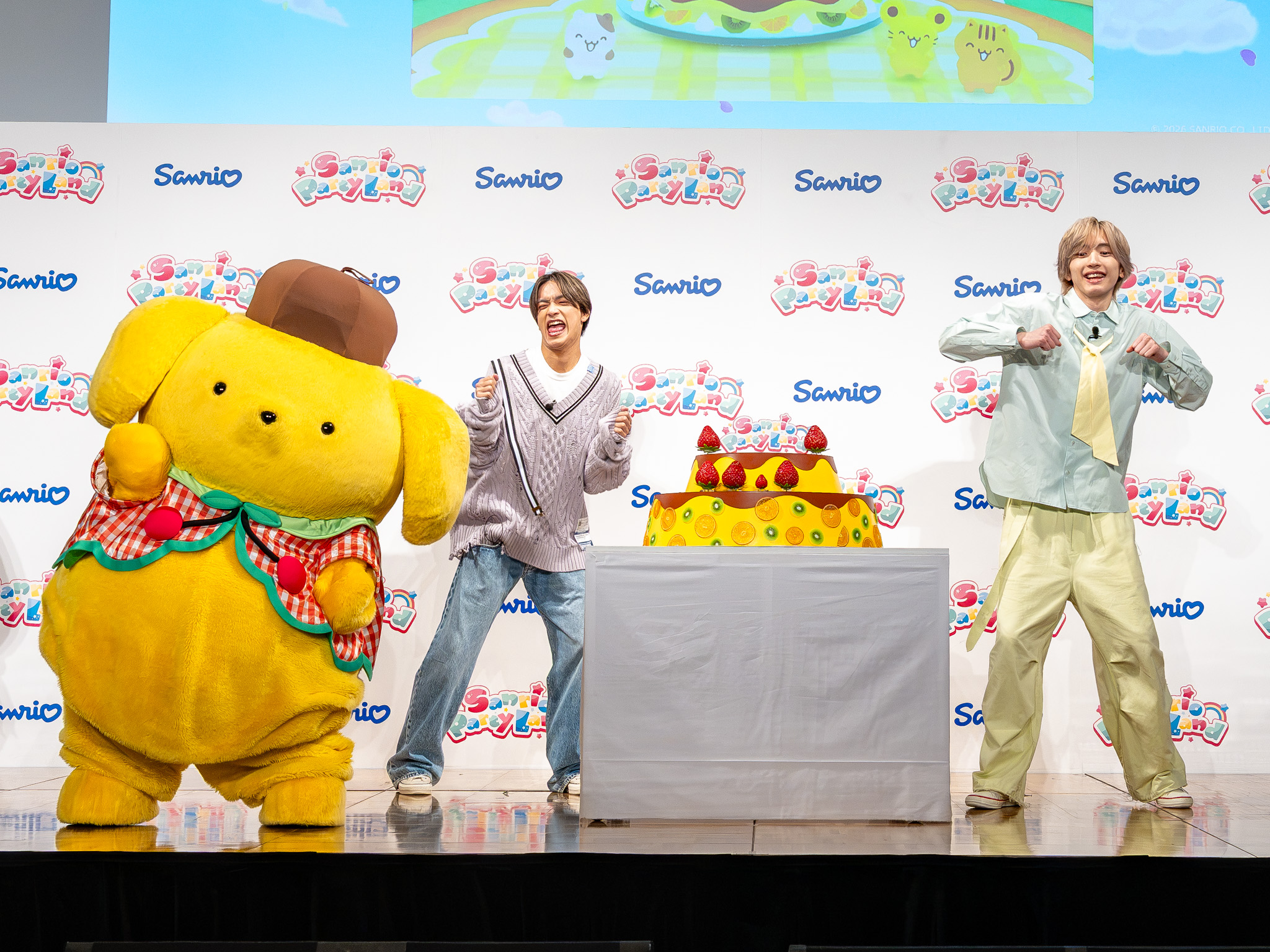 ポムポムプリンと特製ケーキデコレーション